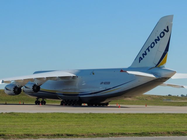 Antonov An-124 Ruslan (UR-82009)