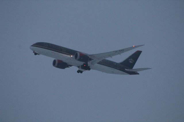 Boeing 787-8 (JY-BAH) - Royal Jordanian 787-8 departing runway 28R at Chicago O'hare to Amman