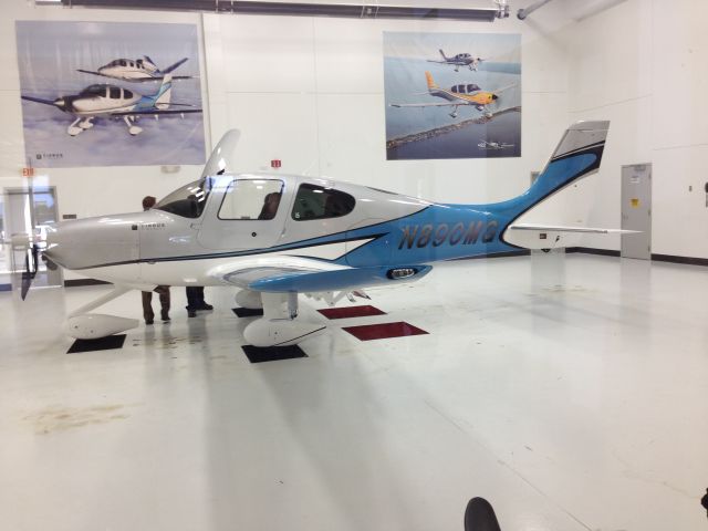 Cirrus SR-22 (N890MG) - taking delivery