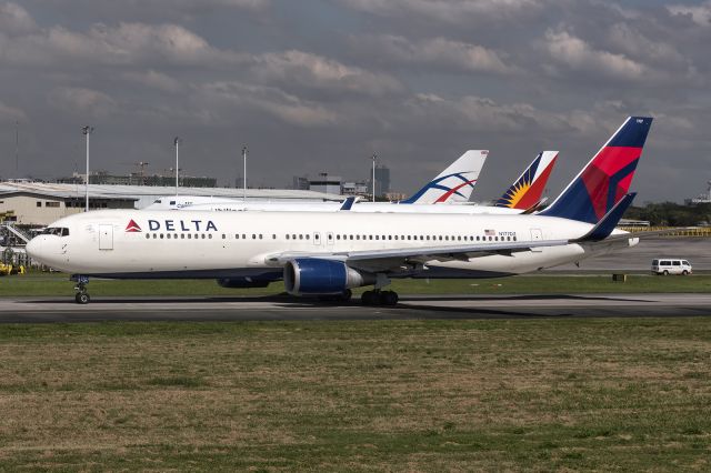 BOEING 767-300 (N177DZ) - 19th Dec., 2019: Taxiing for departure from rwy 06 at Manila's Ninoy Aquino International Airport. 