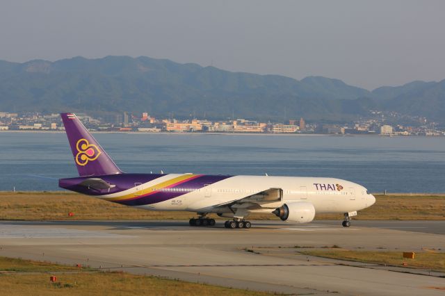 Boeing 777-200 (HS-TJS)