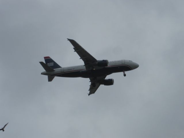 Airbus A319 (N765US)