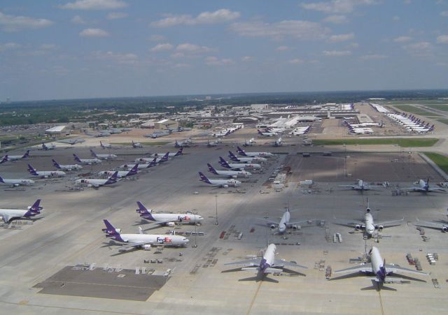 — — - A overhead view of the Awesome FedEx ramps at Memphis TN 2008 ....Photo by Martin Dixon