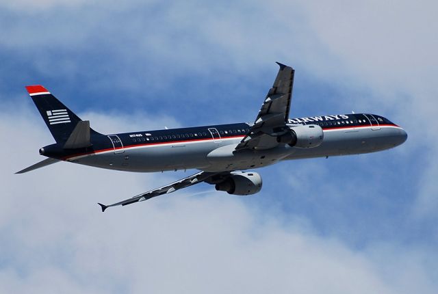 Airbus A321 (N174US) - US Airways Airbus A321-211 N174US (cn 1492)  Las Vegas - McCarran International (LAS / KLAS) USA - Nevada, 9-28-2010 Photo: TDelCoro