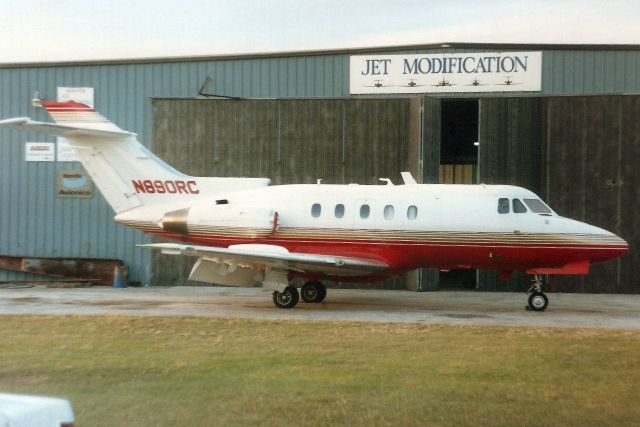 Hawker Siddeley HS-125-400 (N890RC) - Seen here in Jan-92.br /br /Reregistered N888CJ in May-94.br /Registration cancelled 17-Jan-18 as expired.br /Broken up at MDJB.