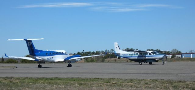 Cessna Caravan (N208EB) - Taxiing to parking is this 2004 Cessna 208B Grand Caravan in the Spring of 2024.