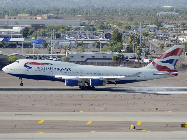 Boeing 747-400 (G-CIVN) - Flight BAW289 from London Heathrow on approach to land on Runway 26.