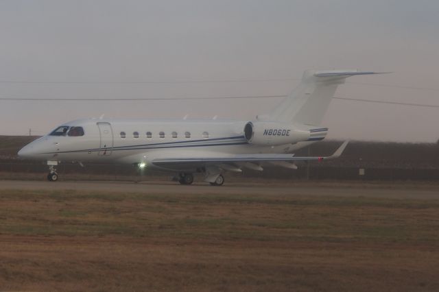 Embraer Legacy 550 (N806DE)