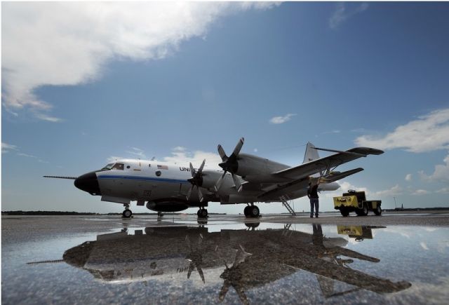 Lockheed P-3 Orion (NOAA42)