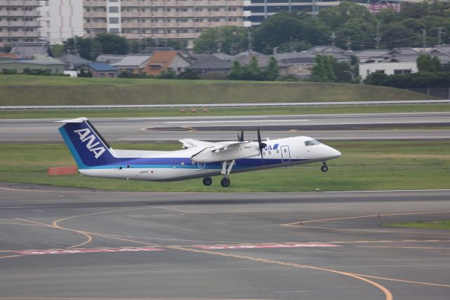 de Havilland Dash 8-300 (JA803K)