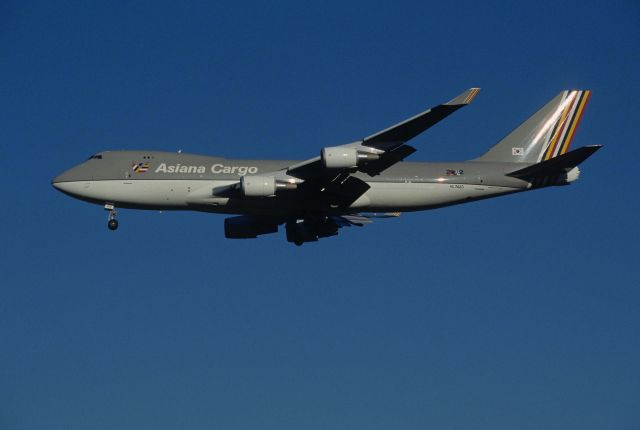 Boeing 747-400 (HL7420) - Final Approach to Narita Intl Airport Rwy34L on 1995/11/28