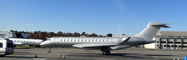 BOMBARDIER BD-700 Global 7500 (N810KJ) - Global on ramp at KTEB 