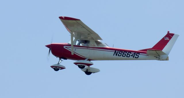 Cessna Commuter (N8664S) - Shortly after departure is this 1965 Cessna 150F Communter in the Summer of 2023.