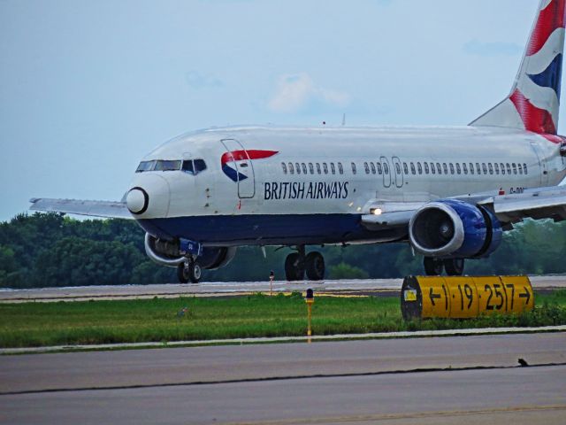 BOEING 737-400 (G-DOCU) - G-DOCU on its final takeoff roll on its retirement fight to Victorville.