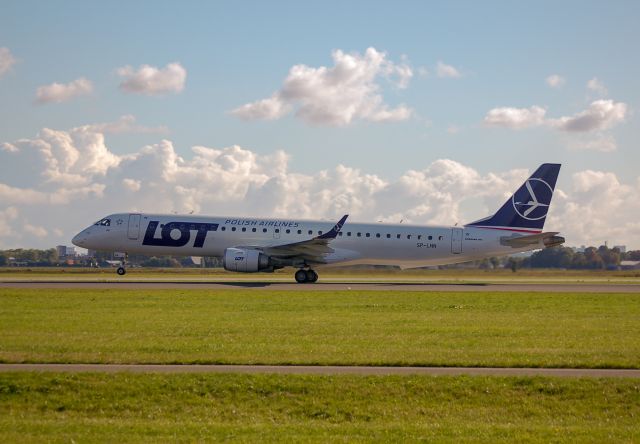 SP-LNN — - Take Off RWY36L LOT EMB190-195 cn413 25-09-2022