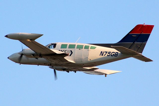 Cessna 402 (N75GB)