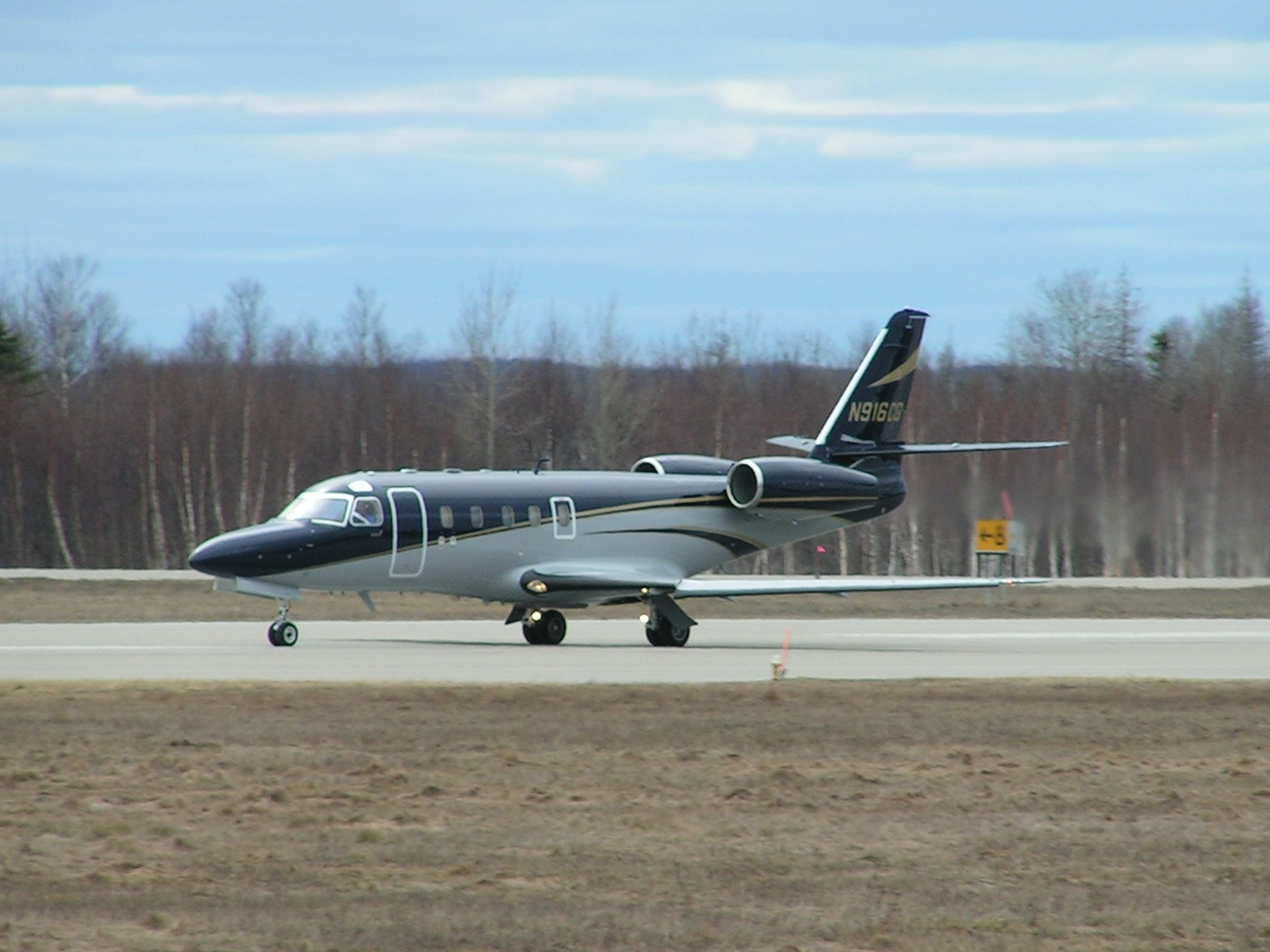 IAI Gulfstream G100 (N916CG)