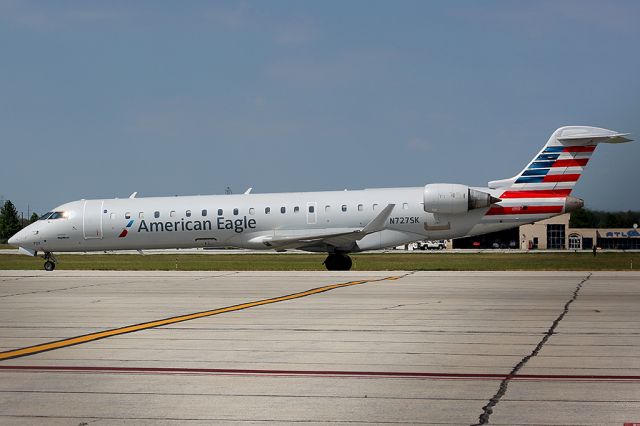 Canadair Regional Jet CRJ-700 (N727SK)