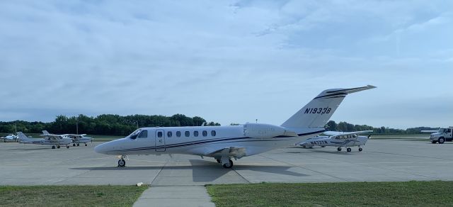 Cessna Citation CJ3 (N1933B) - This beauty flew in  from KCLE this morning. 