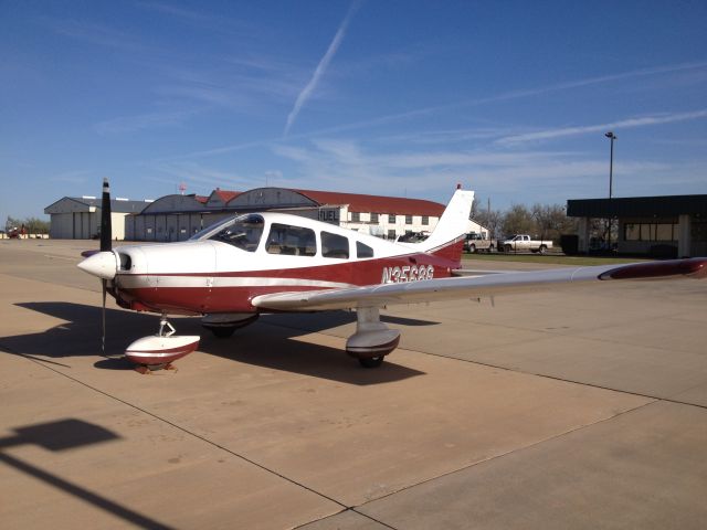 Piper Cherokee (N3568G)