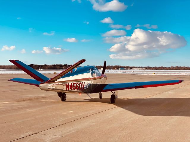 Beechcraft 35 Bonanza (N4560V)