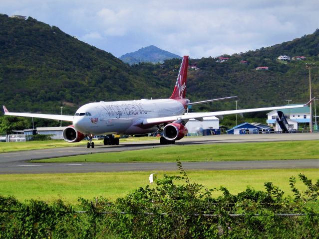 Airbus A330-300 (G-VKSS)