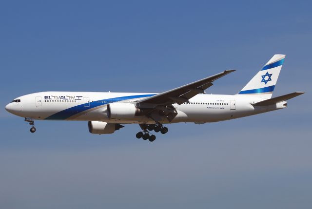 Boeing 777-200 (4X-ECC)