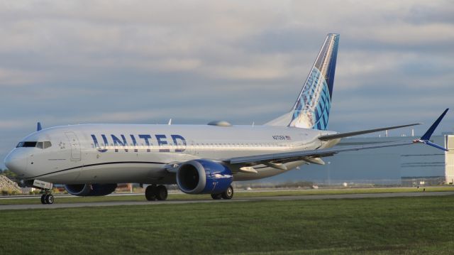 Boeing 737 MAX 9 (N27258) - A United Max 8 taxiing out for departure from KIND. 5/3/23