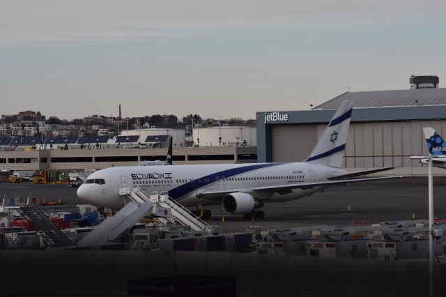 BOEING 767-300 (4X-EAN) - El Al 767-300 parked on the ramp before tonights flight to Tel Aviv-Yafo