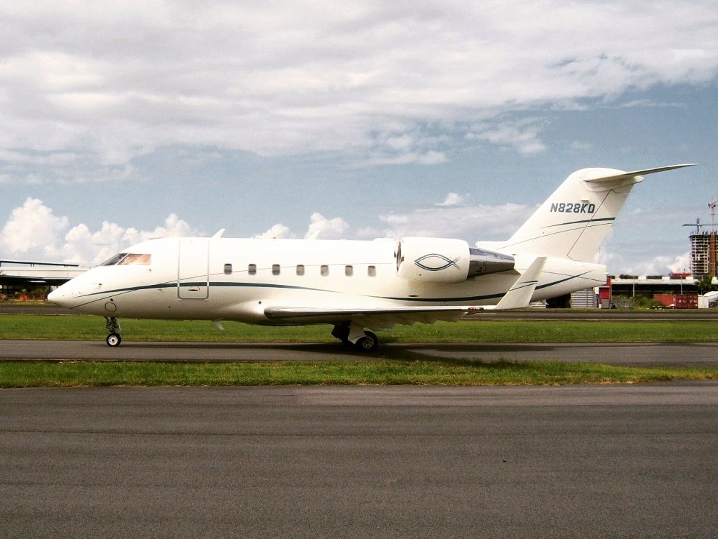 Canadair Challenger (N828KD)