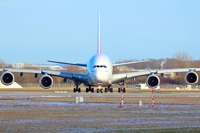 Airbus A380-800 (A6-EDF)