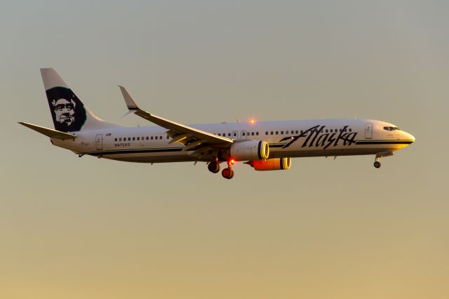 Boeing 737-800 (N472AS) - 27.10.2016