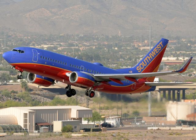 Boeing 737-700 (N405WN)