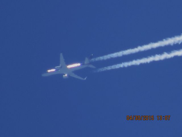 Boeing 757-200 (N757AF) - Donald Trumps 757 passing over Southeastern Kansas heading to Houston. None of my pictures of it turned out good at all. Still had to post them. Hopefully Mr. Trump will give me another chance at getting a better picture.