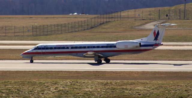 Embraer ERJ-135 (N843AE)