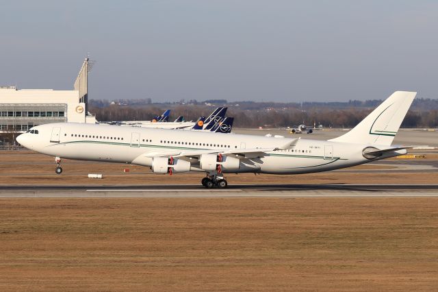 Airbus A340-200 (HZ-SKY1)