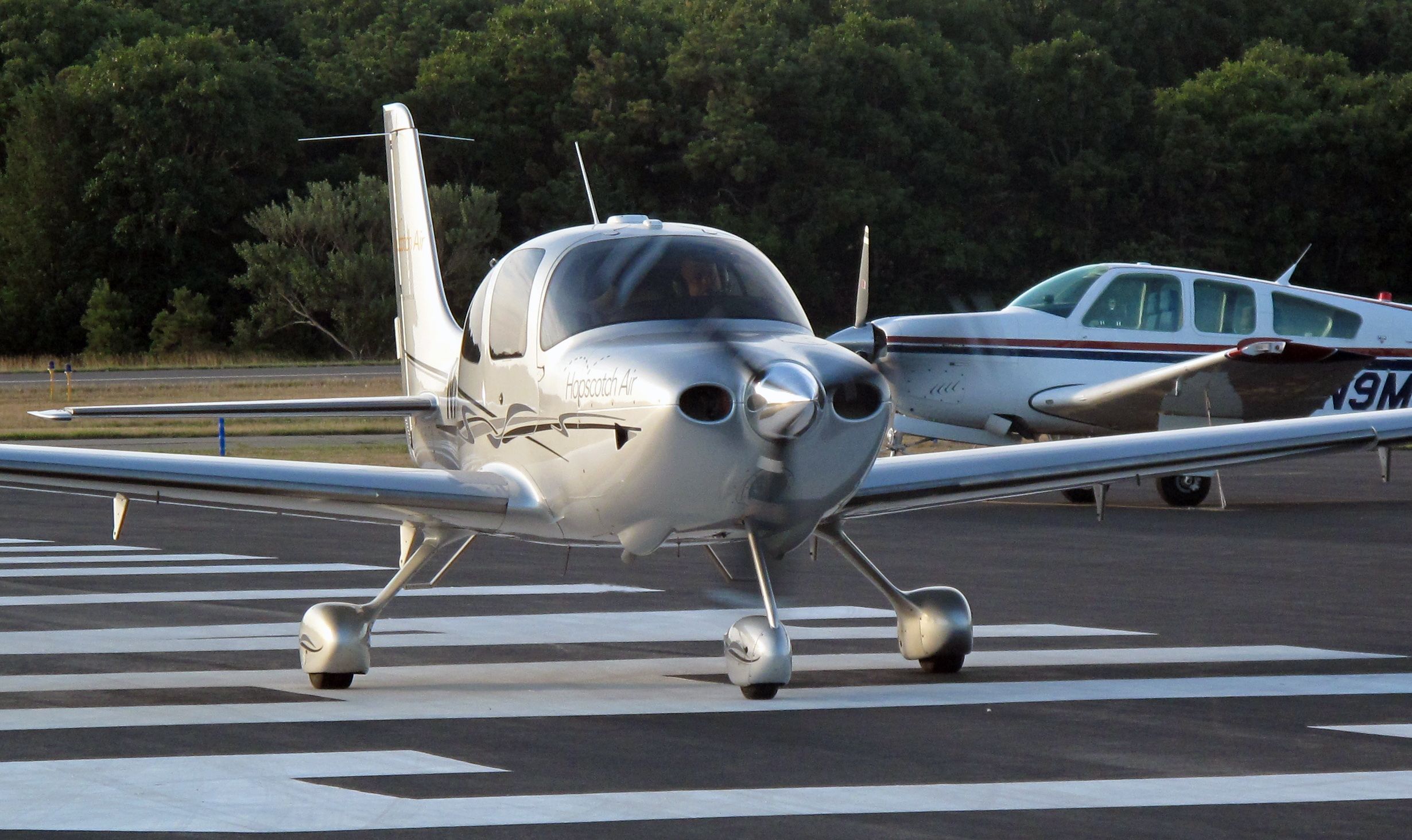 Cirrus SR-22 (N763SR) - Early morning.