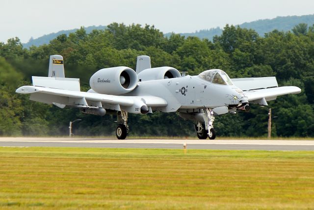 Fairchild-Republic Thunderbolt 2 (80-0267) - Blacksnake #1 landing after the A-10 Tactical Demo