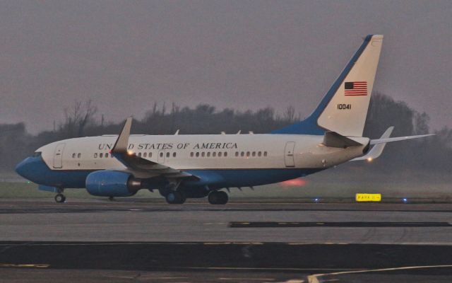 01-0041 — - usaf c-40b 01-0041 at shannon 18/11/14.