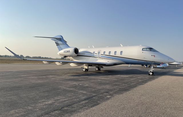 Canadair Challenger 350 (N63WR)