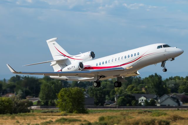 Dassault Falcon 7X (N37TY) - A rare bird into MAN... Full Photo: a rel=nofollow href=http://www.jetphotos.net/viewphoto.php?id=8100271&nseq=4http://www.jetphotos.net/viewphoto.php?id=8100271&nseq=4/a