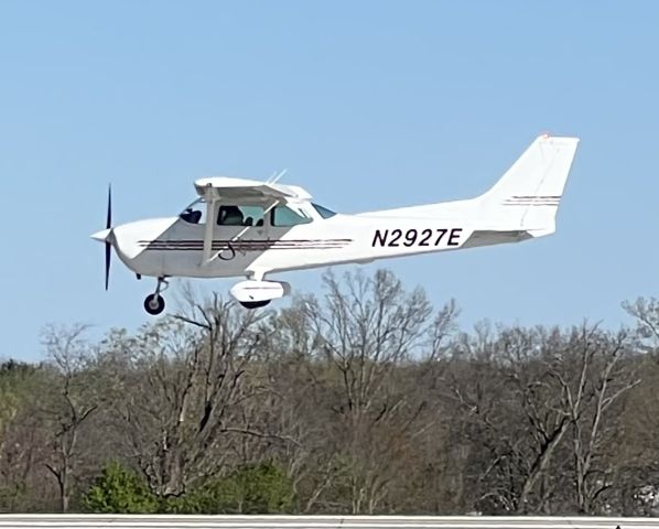 Cessna Skyhawk (N2927E) - 1978 Cessna Skyhawk 172N