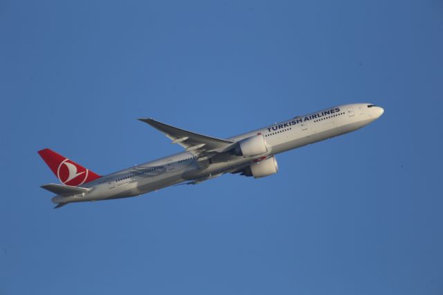 BOEING 777-300ER (TC-JJP)