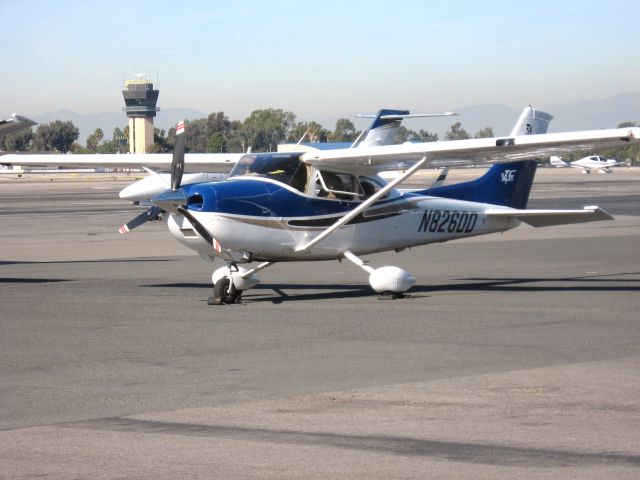 Cessna Skylane (N826DD) - Parked at Santa Ana