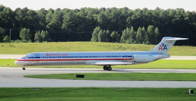 McDonnell Douglas MD-83 (N983TW) - The next-to-last Mad Dog ever built, in from DFW on one of the last MD-80 routes from there to RDU.  Its starting to get thin... :(