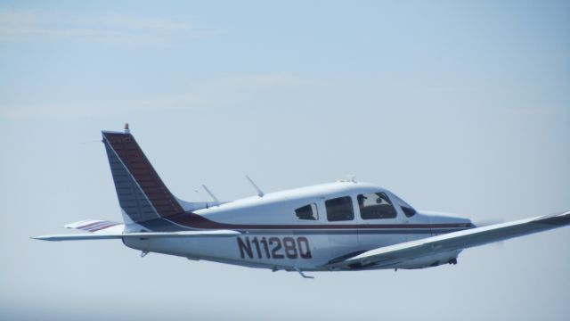 Piper Cherokee Arrow (NGF28Q)