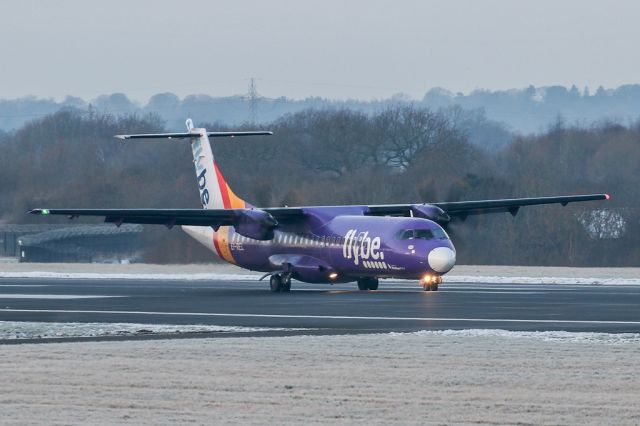 Aerospatiale ATR-72-500 (EI-REL) - BEE810 arriving from the Isle of Man on 05R at a sub-zero Manchester