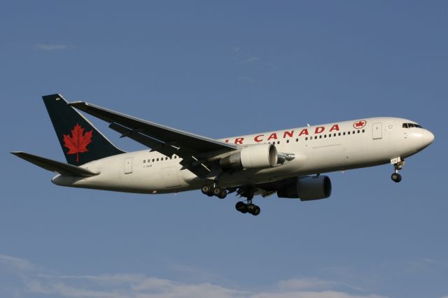 BOEING 767-200 (C-GAUN) - Gimli Glider 