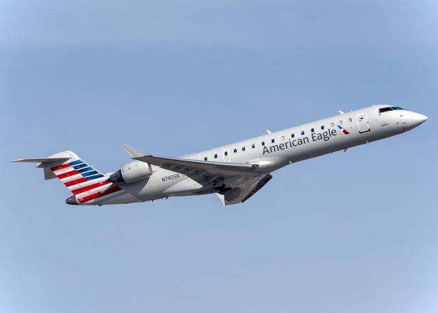 Canadair Regional Jet CRJ-700 (N740SK)