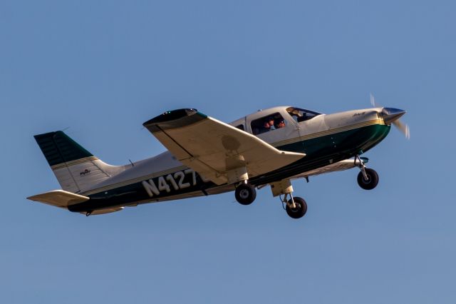 Piper Cherokee (N41270)